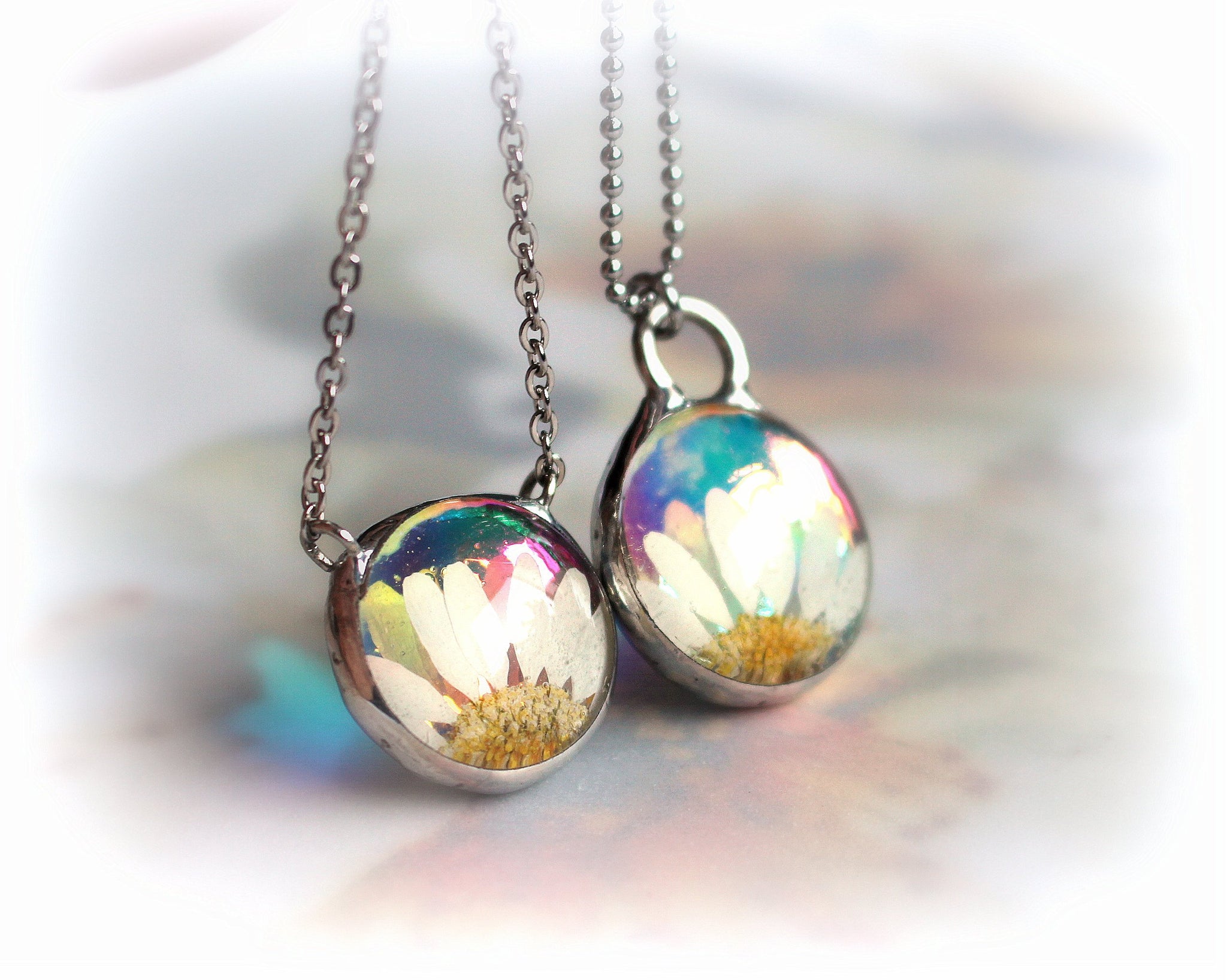 White Daisy Necklace Floral Glass Botanical Jewelry